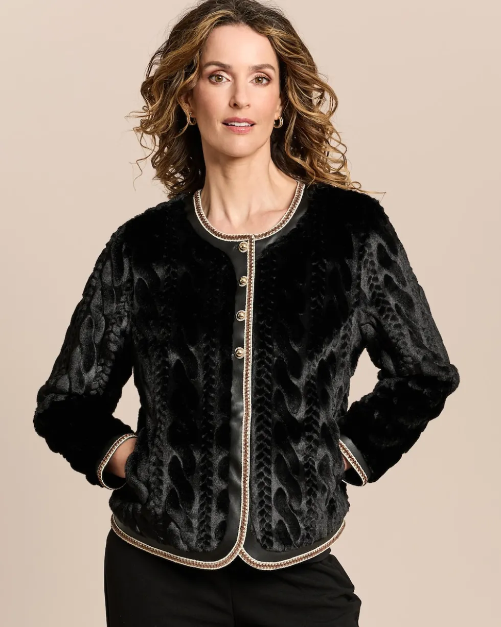 Webpelzjacke mit Zopfmuster
